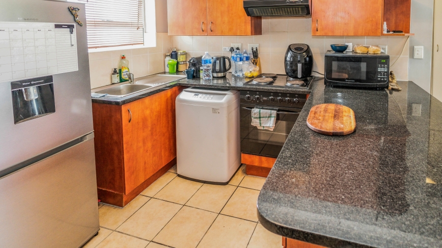 2 Bedroom Property for Sale in Uitzicht Western Cape